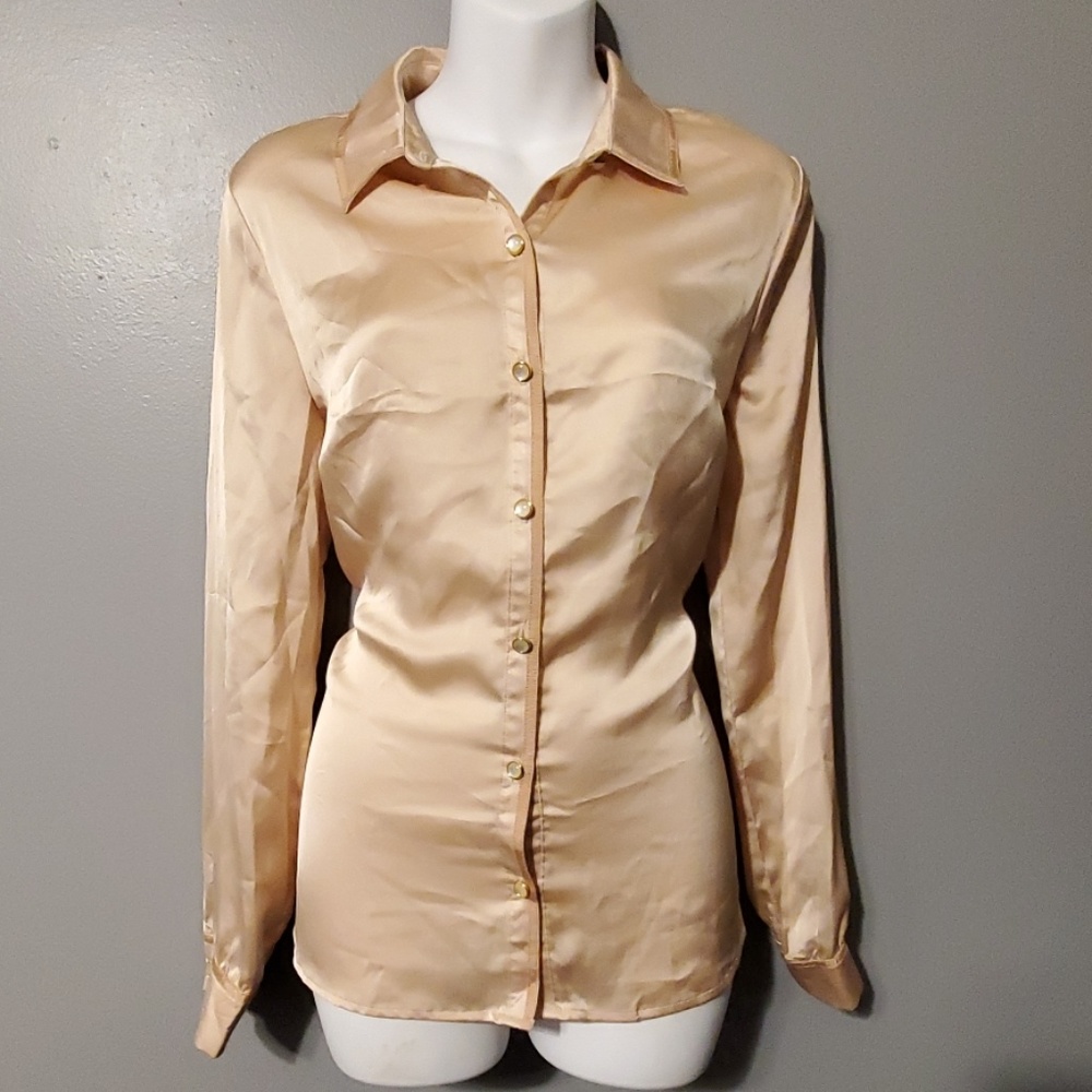 Women's dress shirt